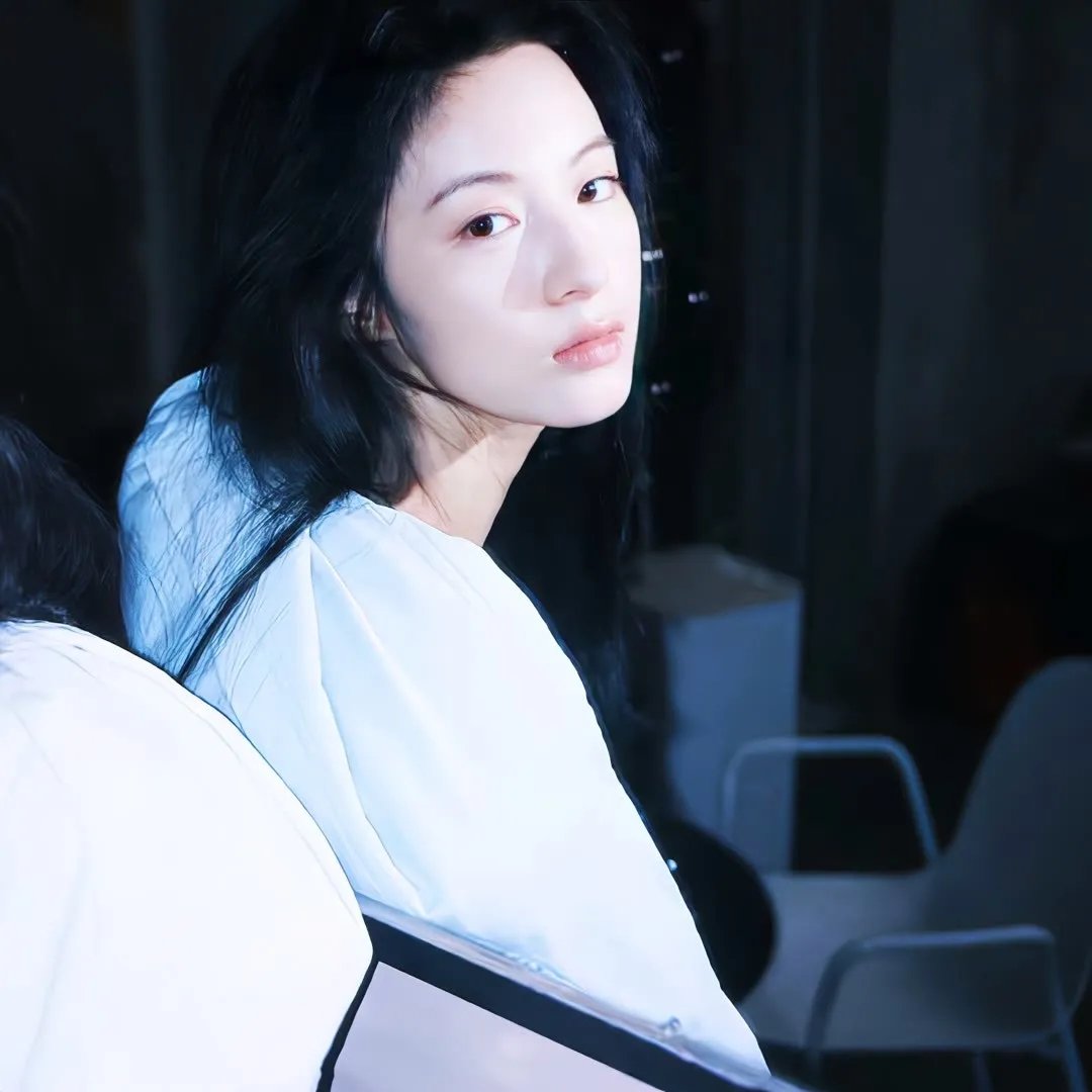 被背叛后，我被千金和萌娃赖上了